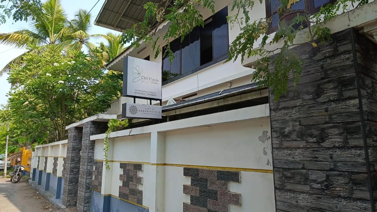Cliff Petals By Saash Hotels Varkala